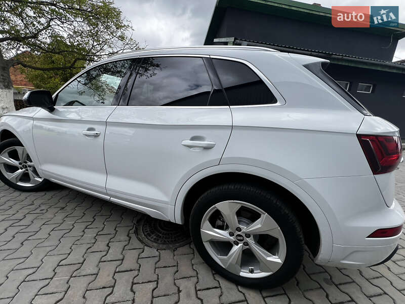 Позашляховик / Кросовер Audi Q5 2021 в Стрию
