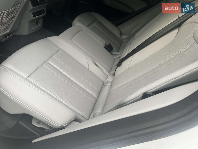 Позашляховик / Кросовер Audi Q5 2021 в Стрию
