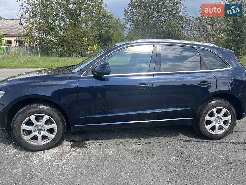 Позашляховик / Кросовер Audi Q5 2010 в Корсунь-Шевченківському