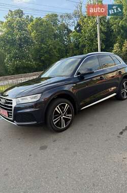 Внедорожник / Кроссовер Audi Q5 2018 в 