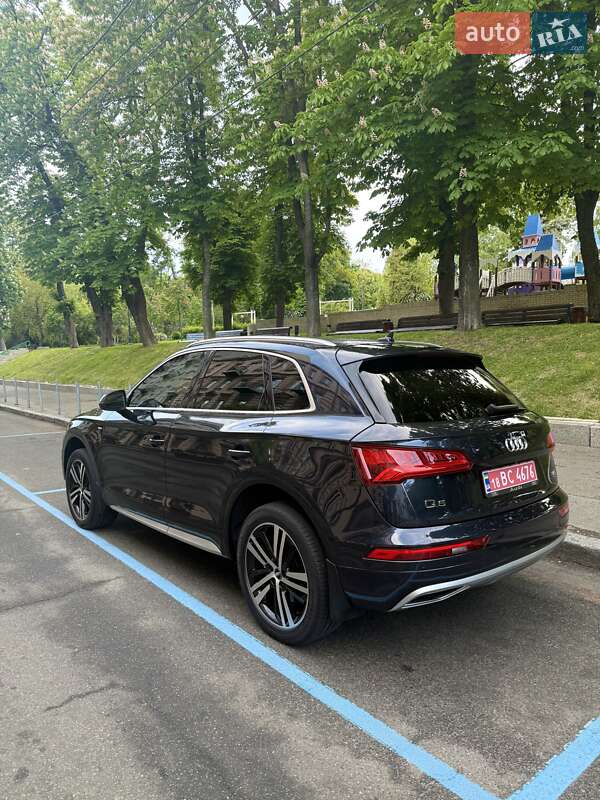 Внедорожник / Кроссовер Audi Q5 2018 в Киеве