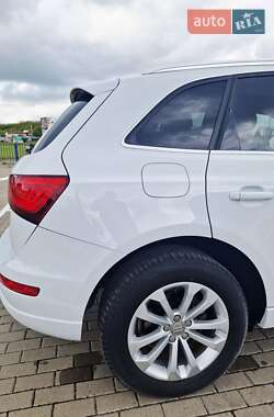 Позашляховик / Кросовер Audi Q5 2014 в 