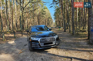 Внедорожник / Кроссовер Audi Q5 2018 в 