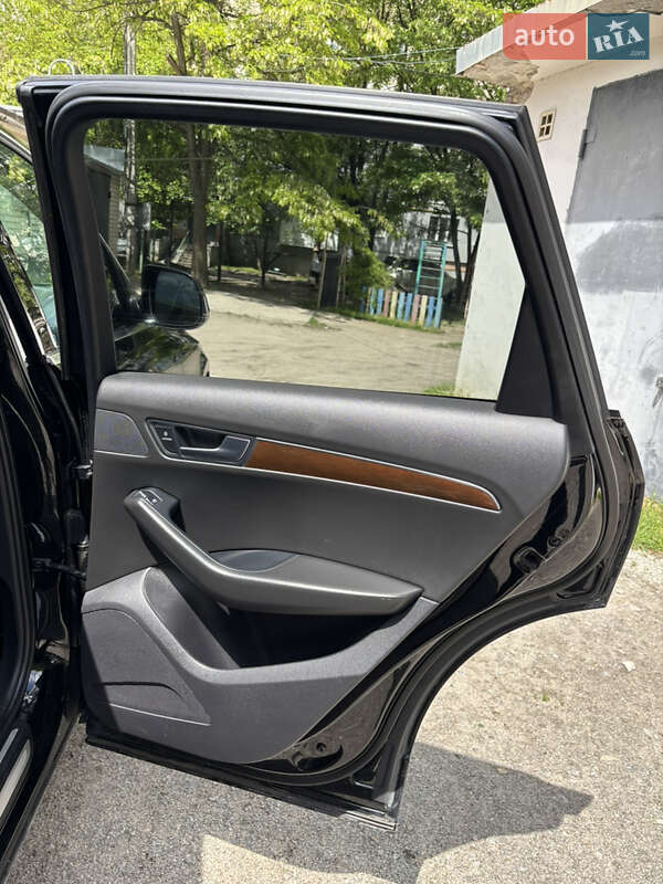 Внедорожник / Кроссовер Audi Q5 2010 в Кропивницком