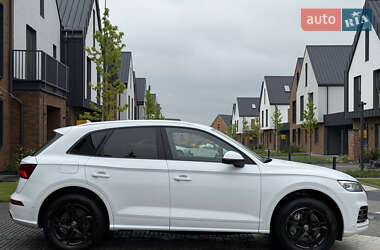 Позашляховик / Кросовер Audi Q5 2018 в 