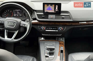 Позашляховик / Кросовер Audi Q5 2018 в 