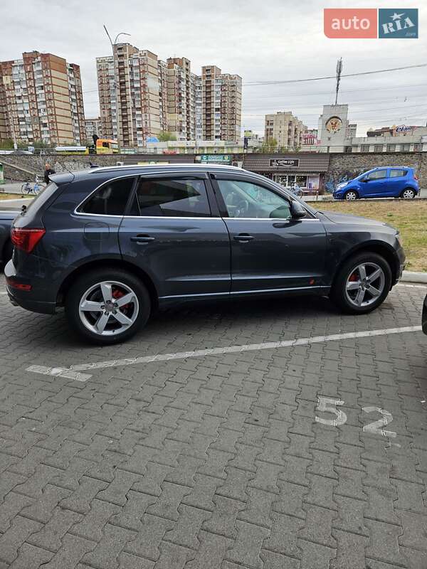 Внедорожник / Кроссовер Audi Q5 2010 в Киеве