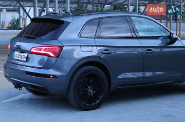 Внедорожник / Кроссовер Audi Q5 2018 в 