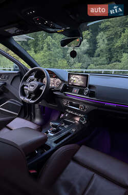 Внедорожник / Кроссовер Audi Q5 2018 в 