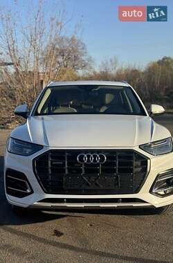 Позашляховик / Кросовер Audi Q5 2021 в Києві