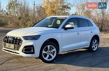 Позашляховик / Кросовер Audi Q5 2021 в 