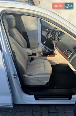 Позашляховик / Кросовер Audi Q5 2021 в 