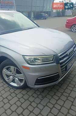 Внедорожник / Кроссовер Audi Q5 2018 в 