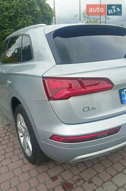 Внедорожник / Кроссовер Audi Q5 2018 в 