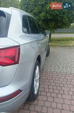 Внедорожник / Кроссовер Audi Q5 2018 в 
