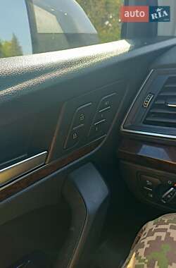 Внедорожник / Кроссовер Audi Q5 2018 в 