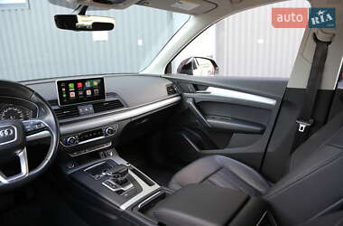 Внедорожник / Кроссовер Audi Q5 2018 в 