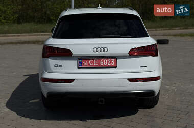 Внедорожник / Кроссовер Audi Q5 2020 в 