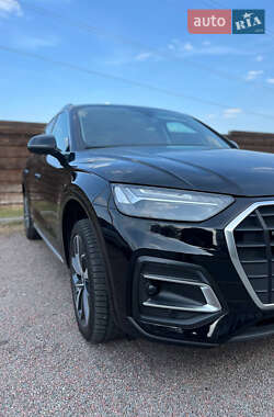 Внедорожник / Кроссовер Audi Q5 2021 в 