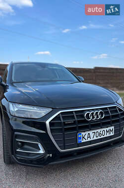 Внедорожник / Кроссовер Audi Q5 2021 в 