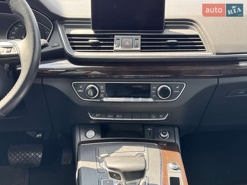 Внедорожник / Кроссовер Audi Q5 2019 в Киеве