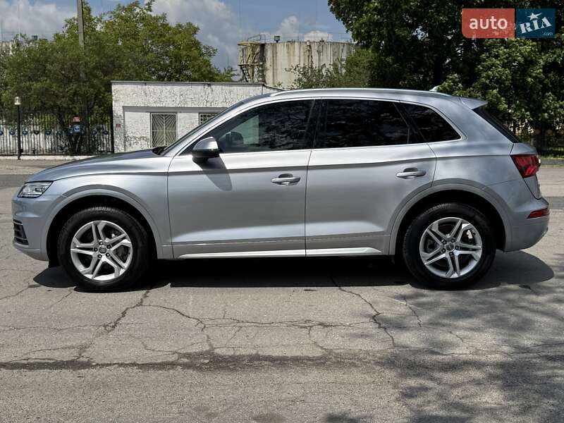Внедорожник / Кроссовер Audi Q5 2019 в Киеве