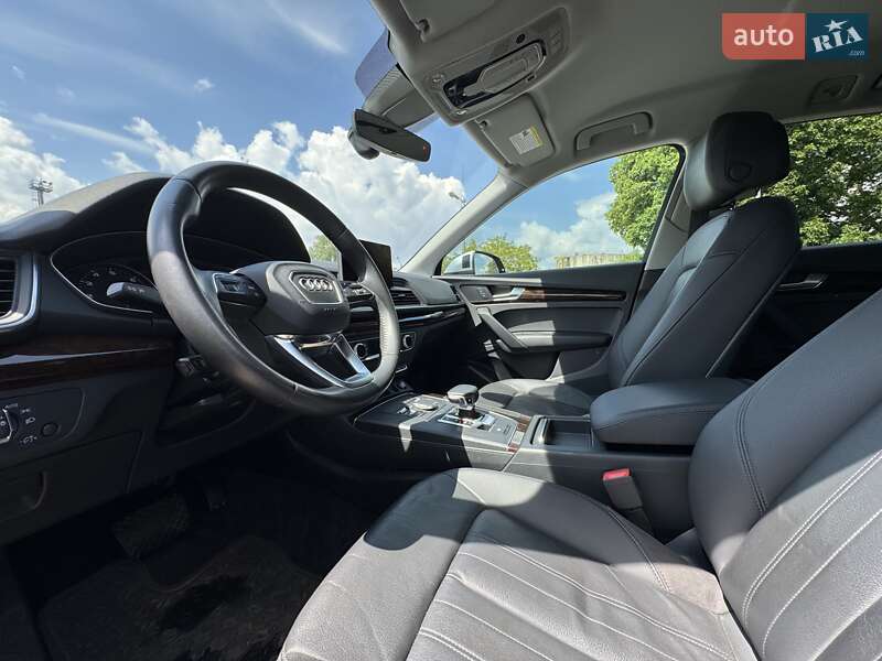 Внедорожник / Кроссовер Audi Q5 2019 в Киеве