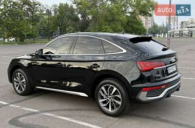 Внедорожник / Кроссовер Audi Q5 2021 в 