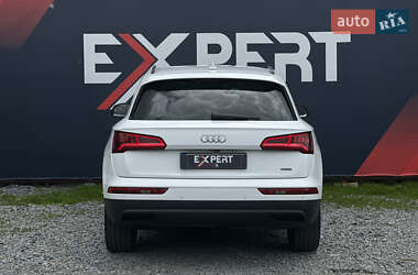 Внедорожник / Кроссовер Audi Q5 2018 в 