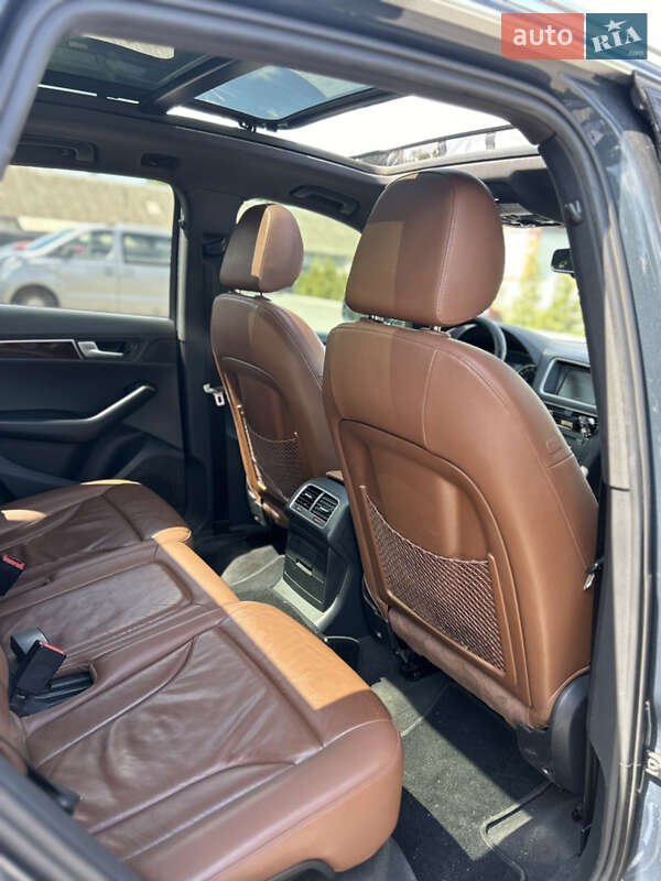 Внедорожник / Кроссовер Audi Q5 2011 в Киеве