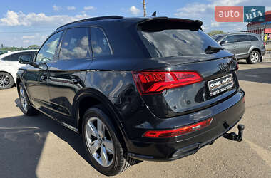 Внедорожник / Кроссовер Audi Q5 2018 в 