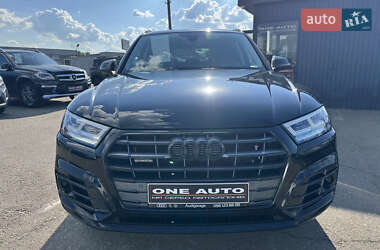 Внедорожник / Кроссовер Audi Q5 2018 в 
