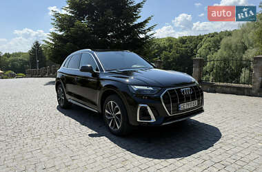 Позашляховик / Кросовер Audi Q5 2021 в 