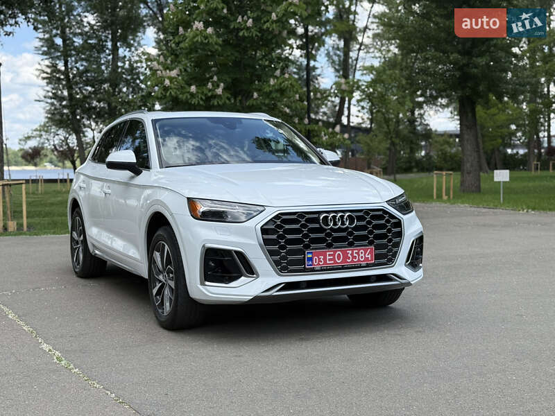 Внедорожник / Кроссовер Audi Q5 2021 в Киеве