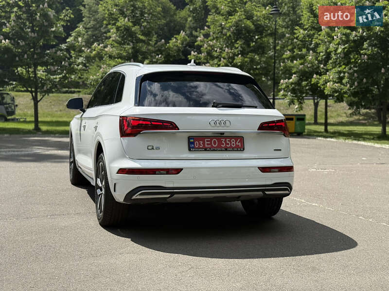 Внедорожник / Кроссовер Audi Q5 2021 в Киеве