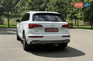 Внедорожник / Кроссовер Audi Q5 2021 в 