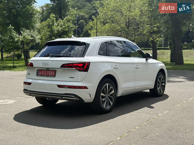 Внедорожник / Кроссовер Audi Q5 2021 в Киеве