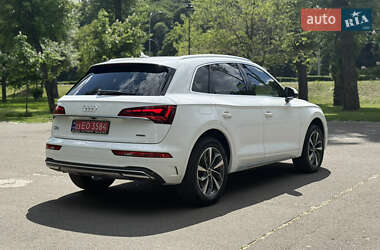 Внедорожник / Кроссовер Audi Q5 2021 в 