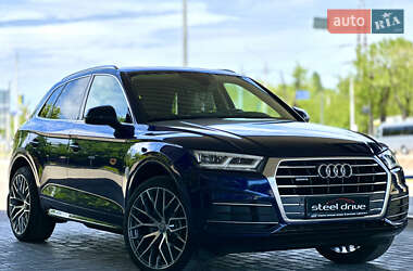 Внедорожник / Кроссовер Audi Q5 2017 в 