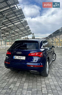 Внедорожник / Кроссовер Audi Q5 2018 в 