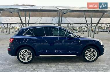 Внедорожник / Кроссовер Audi Q5 2018 в 