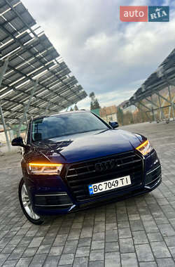 Внедорожник / Кроссовер Audi Q5 2018 в 