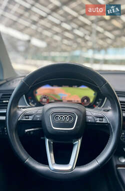 Внедорожник / Кроссовер Audi Q5 2018 в 