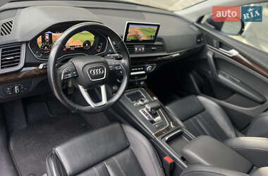Внедорожник / Кроссовер Audi Q5 2018 в 