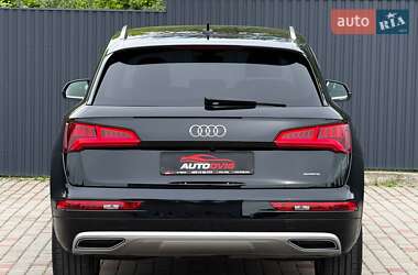 Внедорожник / Кроссовер Audi Q5 2018 в 