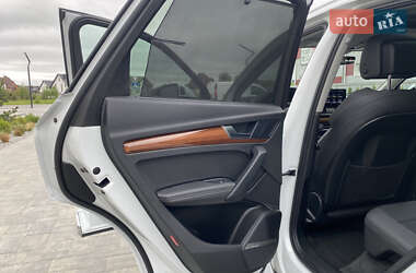 Внедорожник / Кроссовер Audi Q5 2021 в 