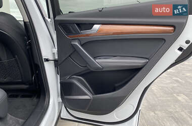 Внедорожник / Кроссовер Audi Q5 2021 в 