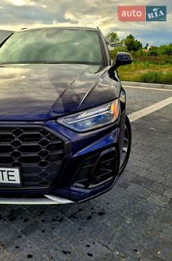Позашляховик / Кросовер Audi Q5 2021 в 