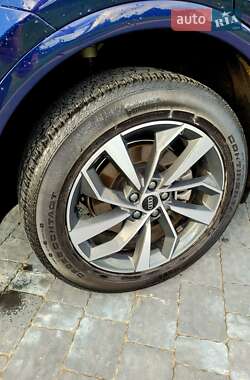 Позашляховик / Кросовер Audi Q5 2021 в 