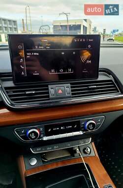 Позашляховик / Кросовер Audi Q5 2021 в 
